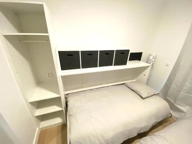 2 Bedrooms Flat in Center with Parking