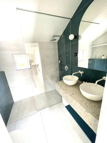 Deluxe Apartment with balcony and with partial sea view