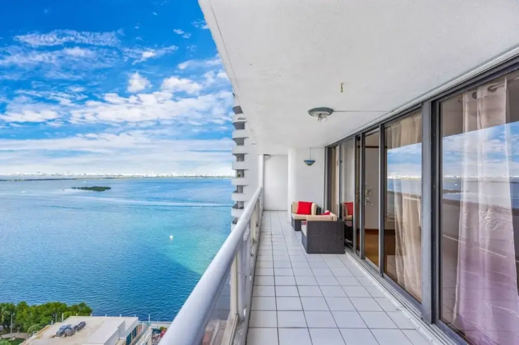 Stunning Balcony Views 4 Bedroom
