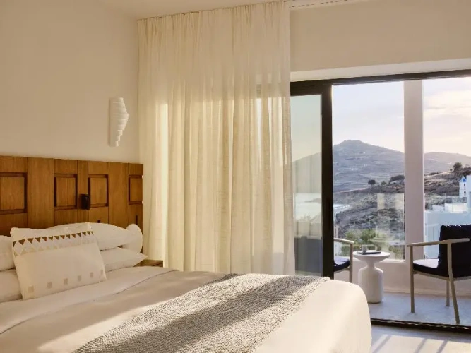 Superior Double room with balcony and with partial sea view