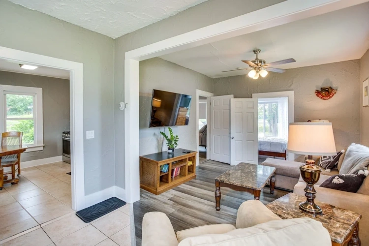 2 Bedrooms Cottage