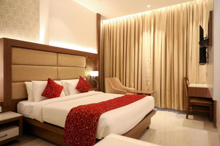 Hotel Gurudev Grand
