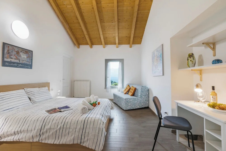 Viola Apartment