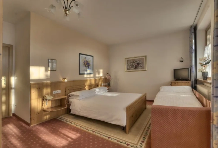 Standard Triple room with balcony and with mountain view