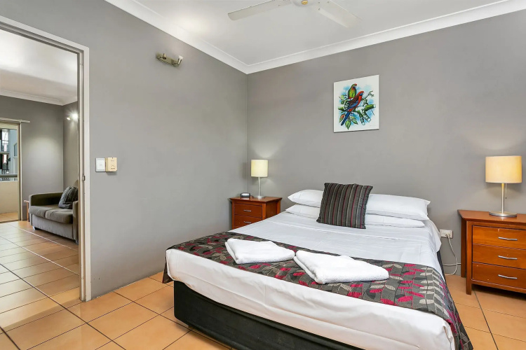 Cairns Reef Apartments & Motel
