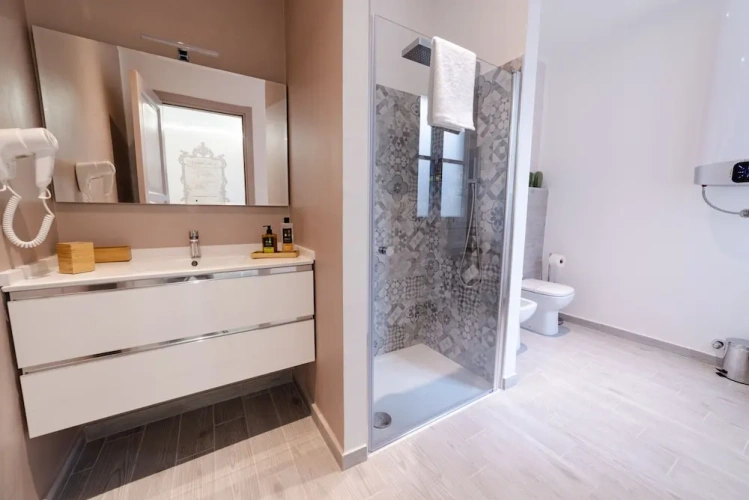 Deluxe Double room with courtyard view