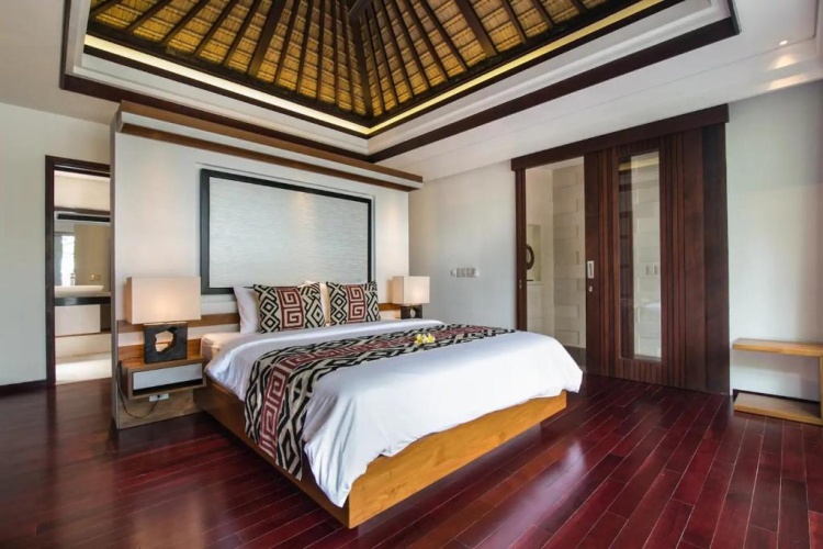 2 Bedrooms Villa