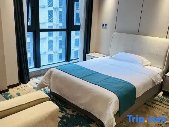 Deluxe Triple Family Suite