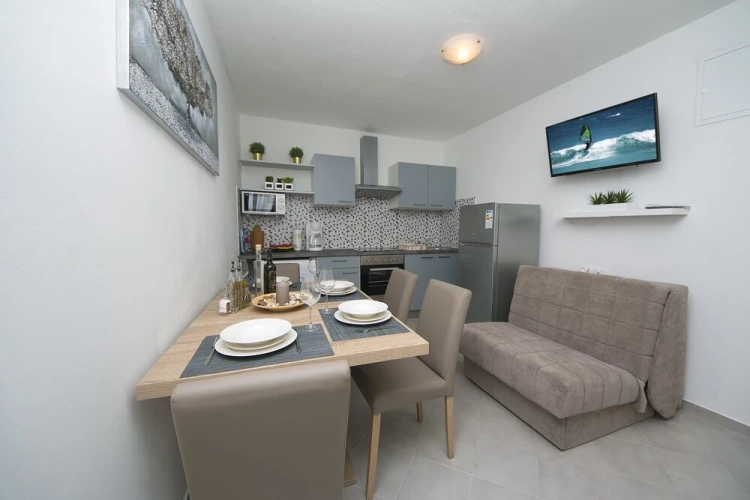 2 Bedrooms Apartment