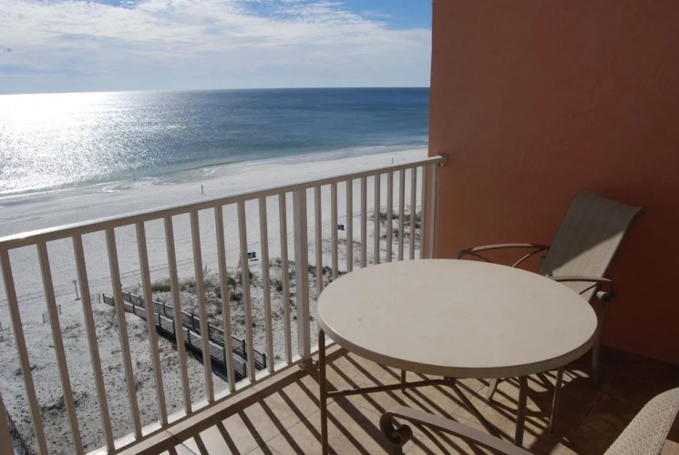 Tropic Isles 703 by RedAwning