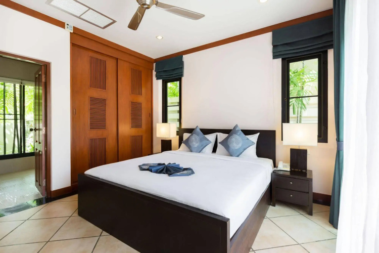 Nai Harn Baan-Bua Villas