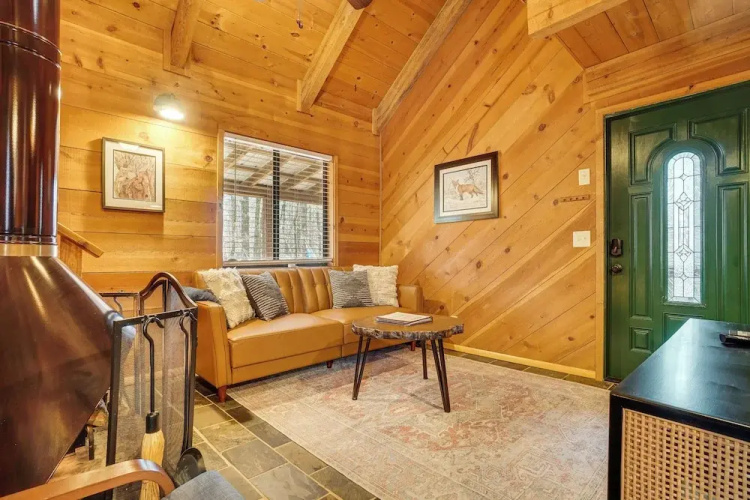 Sautee Nacoochee Mtn Paradise w/ Spacious Deck!