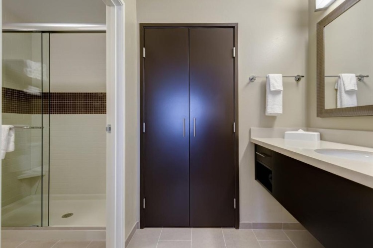 1 Bedroom Suite