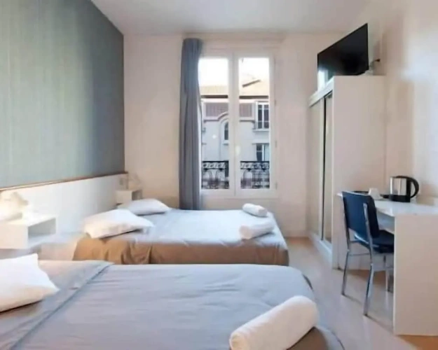 Standard Triple room