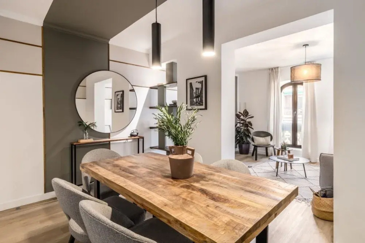 Nicks - 2 Bedrooms in Trafalgar