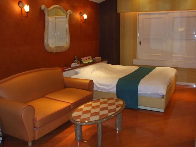 Hotel Large