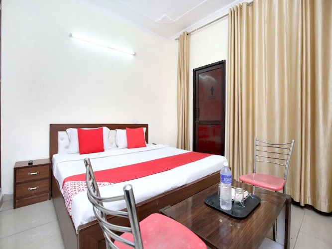 OYO 16735 Gaurav Residency