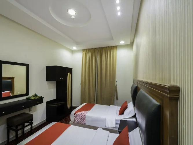 Silent Room Hotel by OYO Rooms