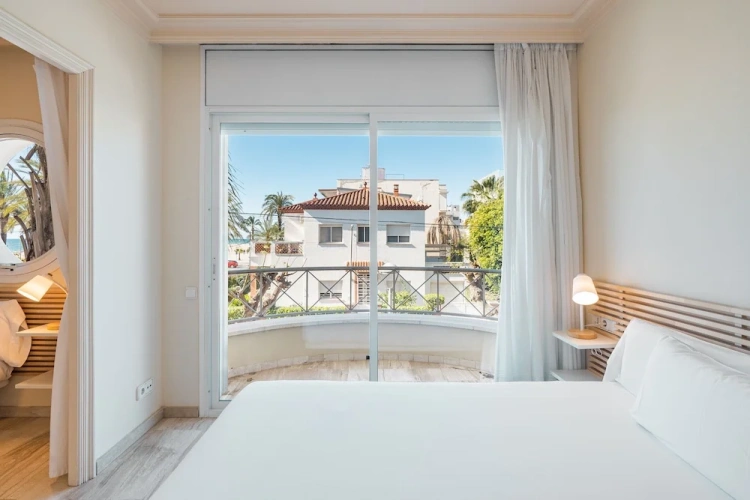 1 Bedroom Apartment with sea view
