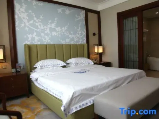 1 Bedroom Deluxe Suite