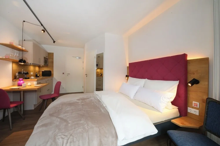 Standard Double room with balcony and with mountain view