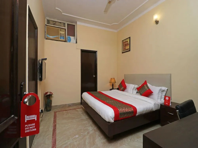OYO 10583 Hotel Amigo