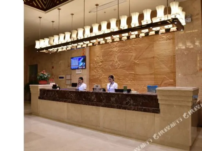 Vienna Hotel (Danzhou Baimajing Store)