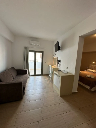 Standard Triple room with balcony