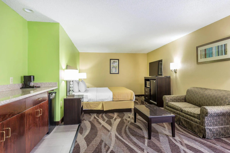 Quality Inn Warsaw I-40
