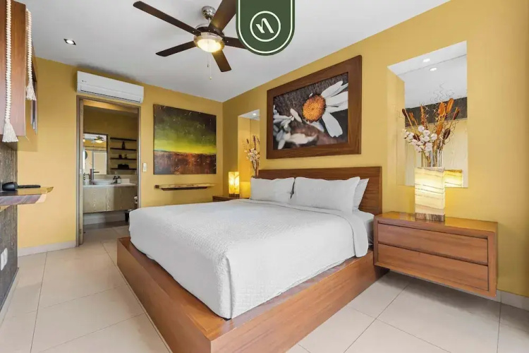 1BR Condo With Rooftop Pool - Romantic Zone