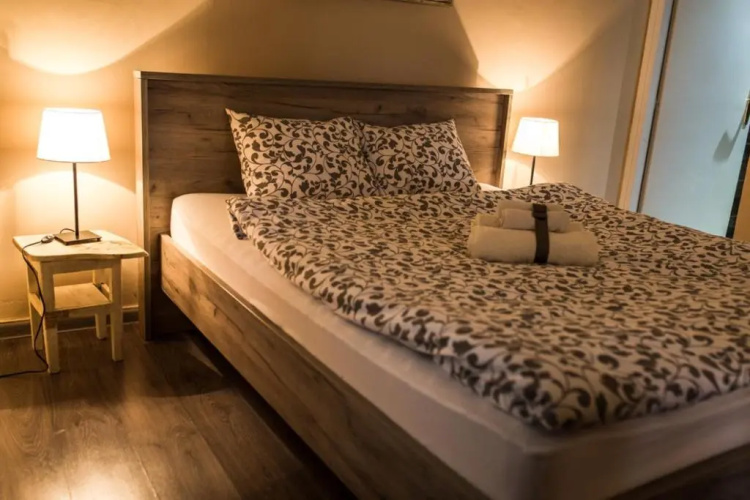 Top Apartment