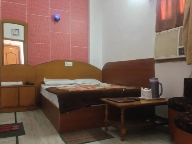 Economy room