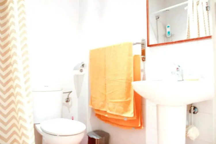 Studio in Madrid, With Wifi - 72 km From the Slopes