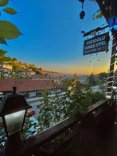 Standard Triple room with city view