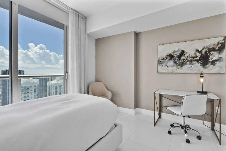 Icon Brickell Downtown W Miami Suites