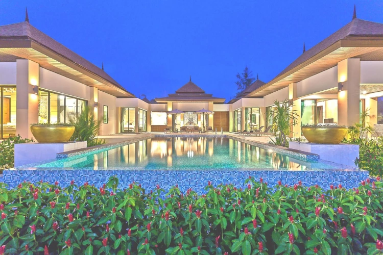3 Bedrooms Luxury Villa