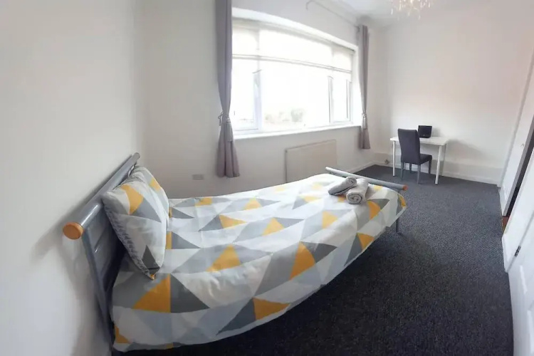 Entire House With 3 Bedrooms