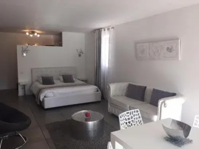 Villa W