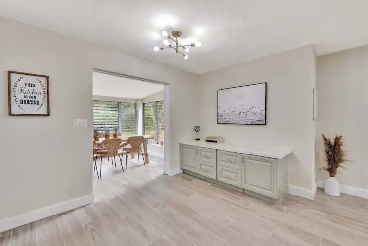 Pompano Beach Bungalow for 5!