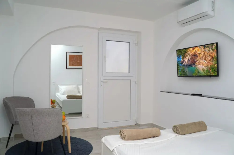 Victor - Adorable Studio with Terrace