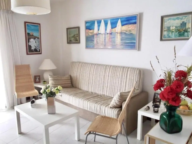 2 Bedrooms Apartment