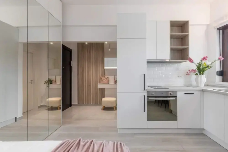 Modern & Bright Studio on Amzei Square