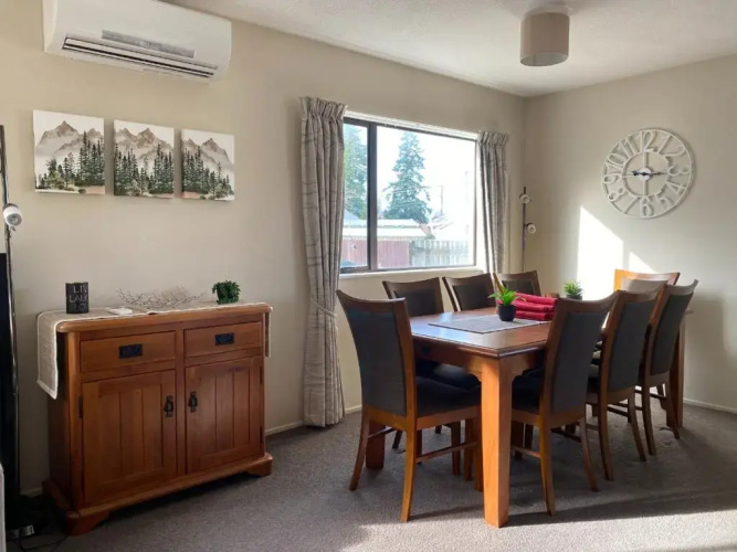 8b Rippingale Road