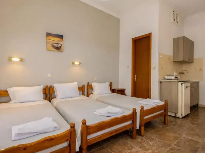 Standard Triple room with balcony