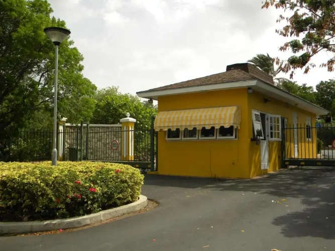 2 Bedrooms Cottage