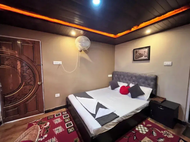 Traditional Hotel And Restaurant