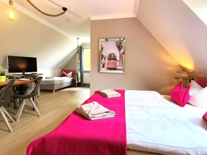 Standard Triple room