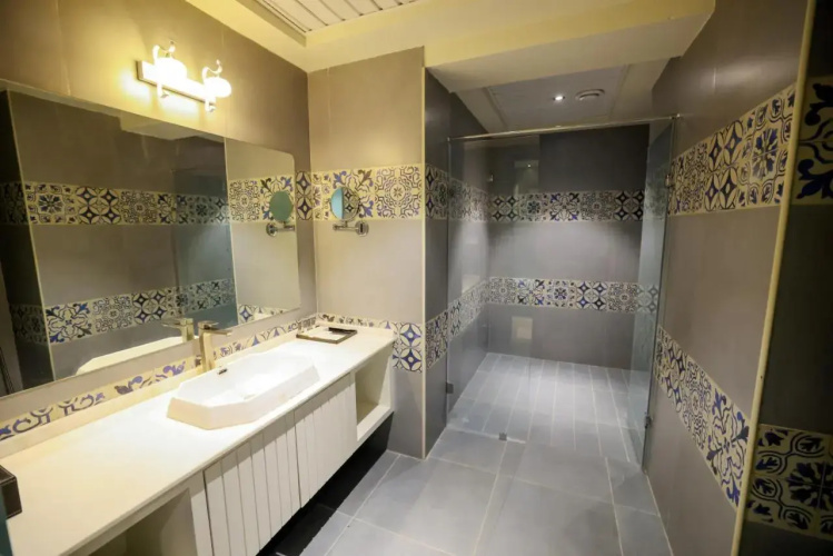 AJ Grand Hotel
