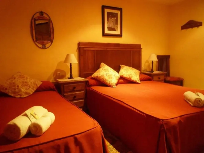 Standard Triple room