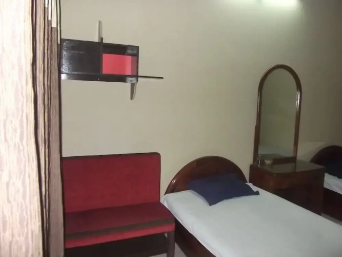 1 Bedroom Business Suite